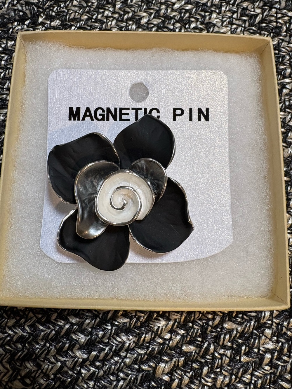 Magnetic Fastener Black Flower Pin Brooch - Unbranded